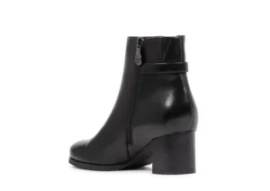 Aurelia Black