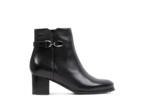 Aurelia Black