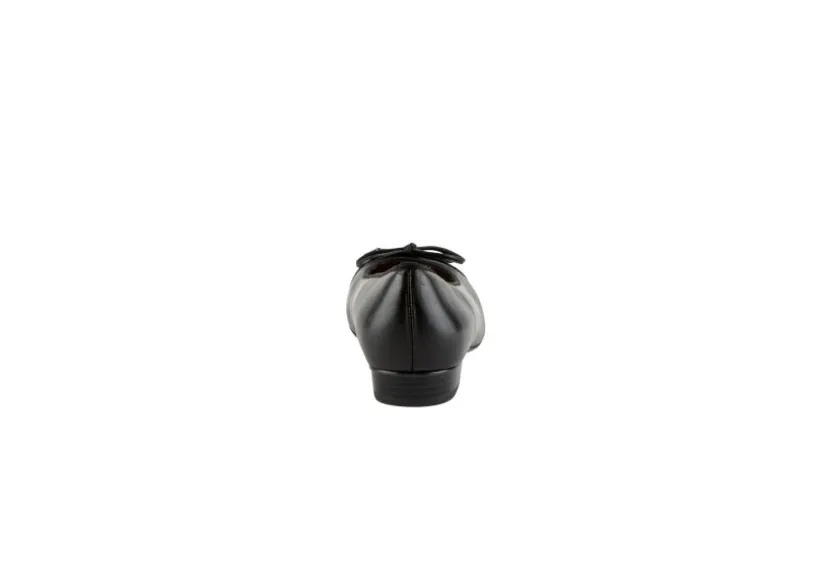 belinda_black_patent_2.webp Belinda Black Patent