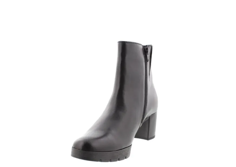 black_4.webp Black