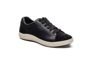 Courtney Lace Black