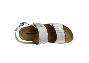 Esther 01 White