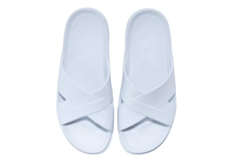 findra_halogen_blue_pool__1.webp Findra Halogen Blue Pool Slide Sandal