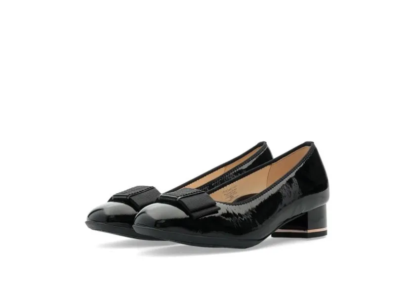 garnet_black_patent_4.webp Garnet Black Patent
