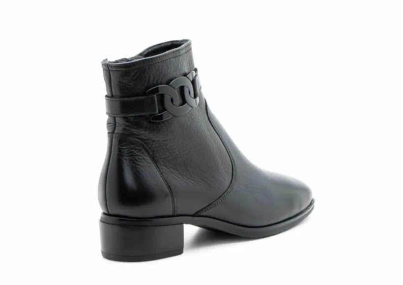 grafton_black_2.webp Grafton Black