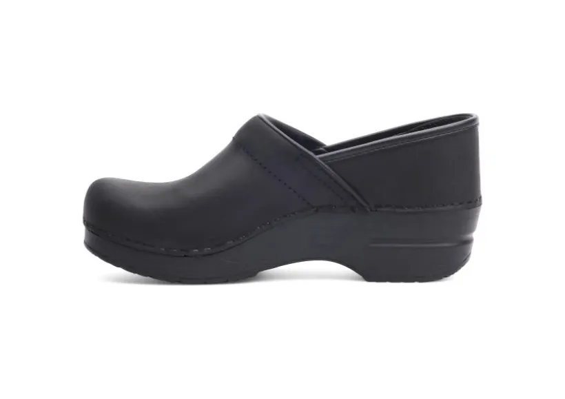 professional_oiled_black__1.webp Professional Oiled Black Leather Clog
