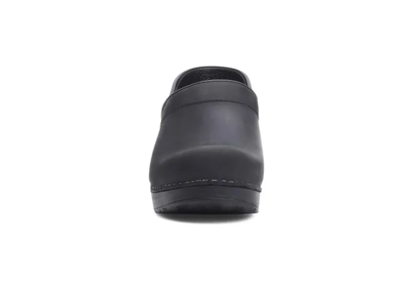 professional_oiled_black__2.webp Professional Oiled Black Leather Clog