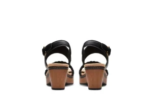 Seannah Step Black