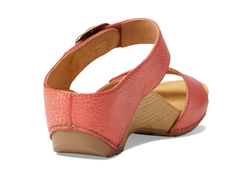 tanya_coral_3.webp Tanya Coral