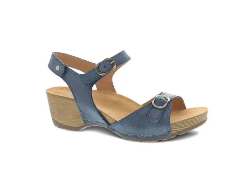 tricia_blue_1.webp Tricia Blue