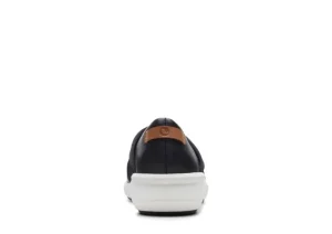Un Rio Cross Black Leather Slip-On Sneaker